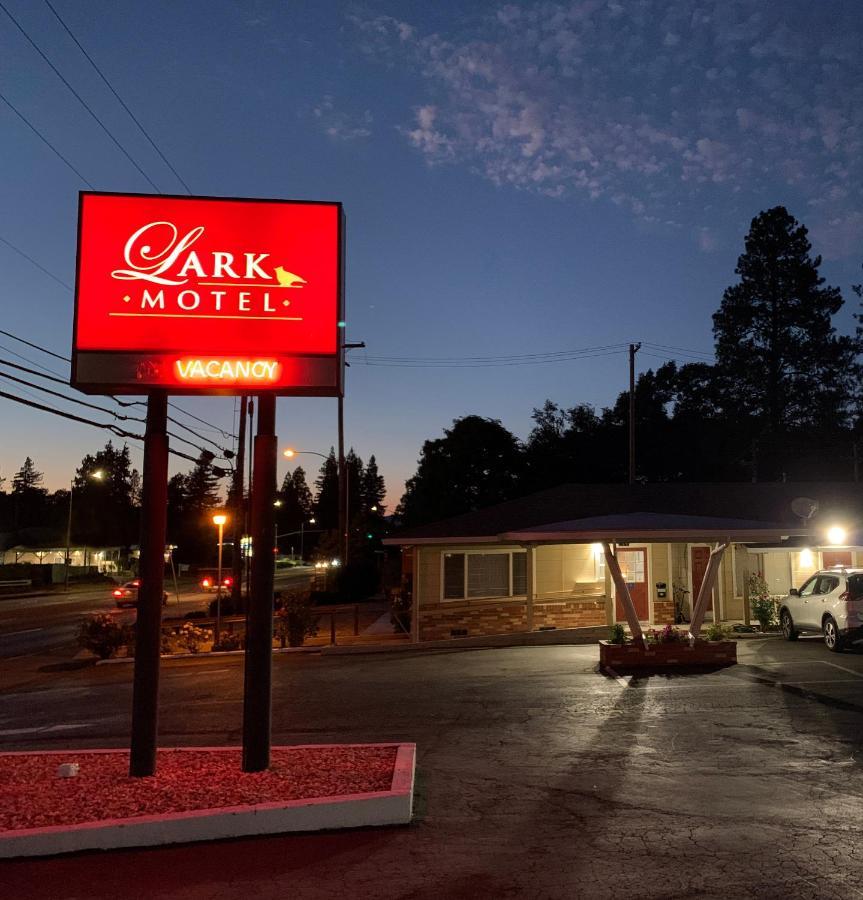 Lark Motel Willits Extérieur photo
